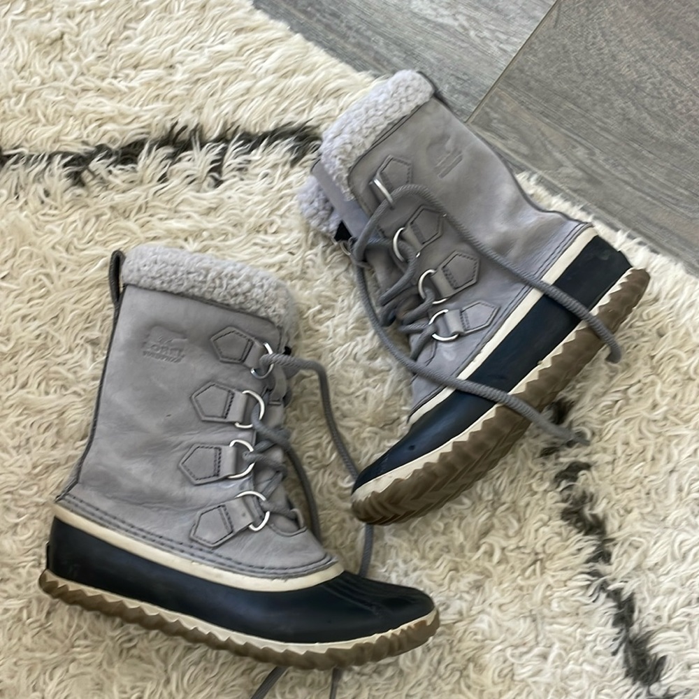 Sorrel snow boot size 6